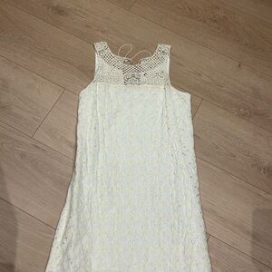 Elegant White Lace Dress